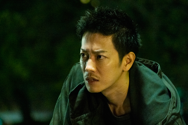 佐藤健、今度は短髪で容疑者役を熱演！映画『護られなかった者たちへ』10月公開