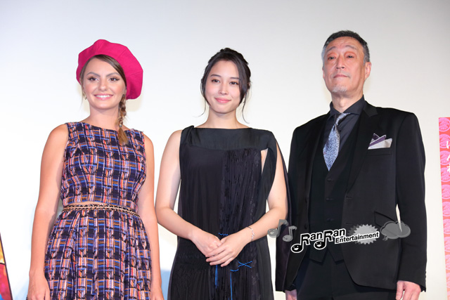 『巫女っちゃけん。』広瀬アリス、歌姫アレクサンドル・スタンが舞台挨拶　第30回東京国際映画祭