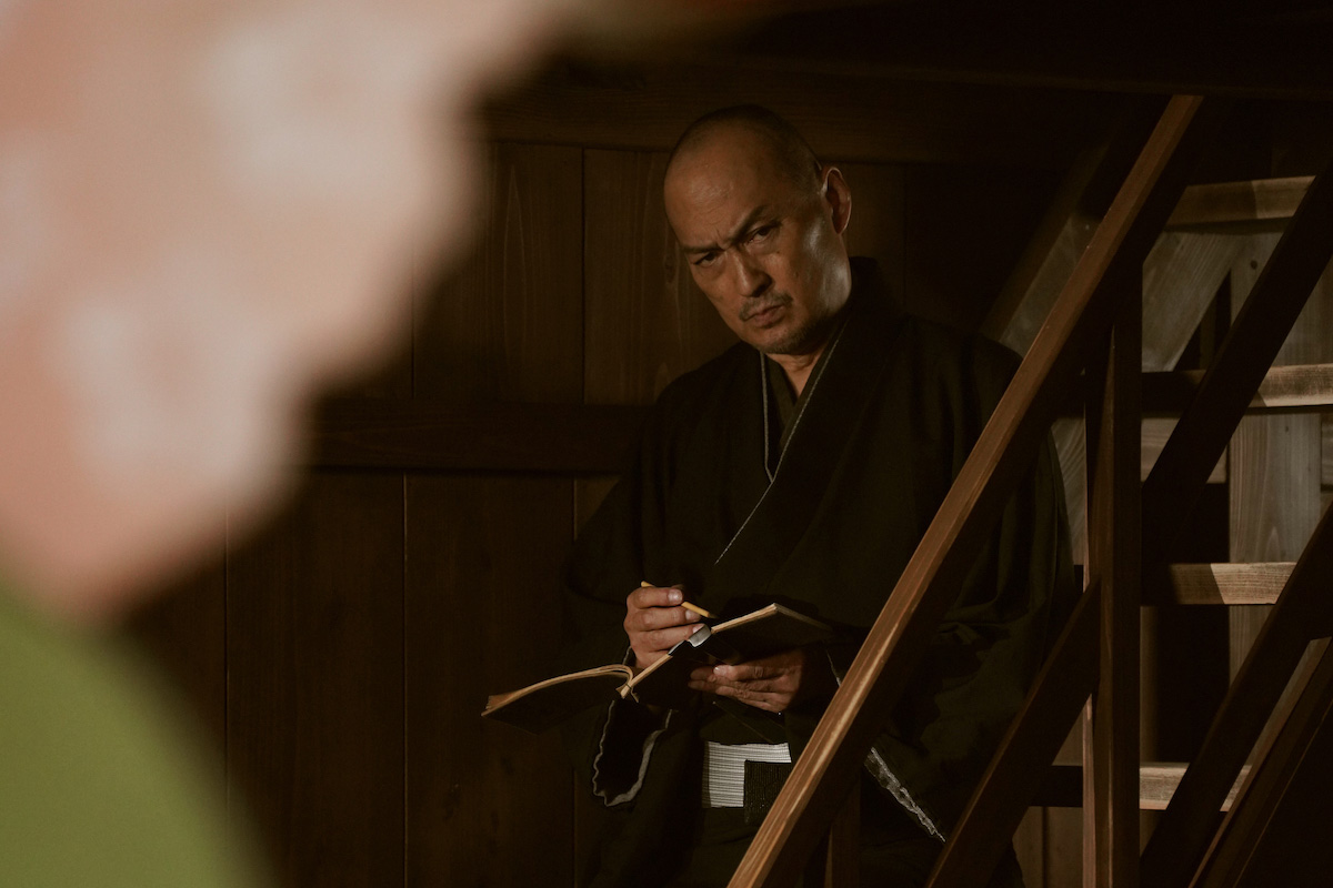 柄本佑主演 映画『木挽町のあだ討ち』芝居小屋〈森田座〉を支える人々の新カット解禁！渡辺謙ほか芝居小屋〈森田座〉を支える人々の新カット解禁！