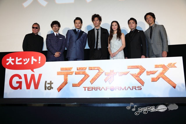 映画『テラフォーマーズ』の初日舞台挨拶で伊藤英明、武井咲、小栗旬ら豪華キャストが登壇