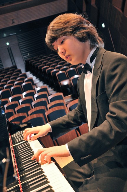 天才出現！17歳の韓流ピアニスト チョ・ソンジン、リサイタル開催♫