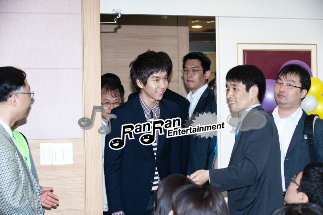 イ・スンギ☆奉仕団の団長任命式に出席