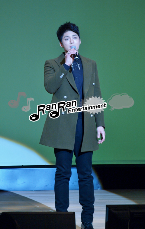 俳優キム・ジヌがファーストファンミーティングを開催！心の中はいつも音楽であふれています。