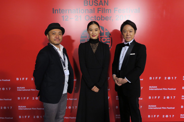 釜山国際映画祭レッドカーペット模様メイン1
