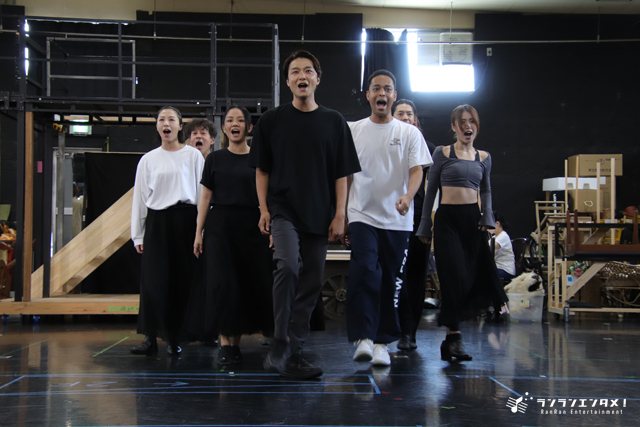 石丸幹二と井上芳雄、安蘭けいが出演するミュージカル『RAGTIME』公開稽古が8月23日（水）に行われ、出演者たちが珠玉のナンバーを披露した。