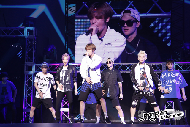 TEEN TOPが結成5年の息の合ったコンサートを日本武道館で開催！